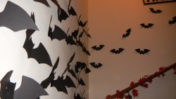 Trang trí nhà ngày Halloween cực tiết kiệm nhờ decal dán kính