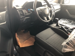 Tư vấn chọn mua xe ô tô Ford Ranger XLS 4x2 AT 2019 - Thu hút với nội thất đẹp hơn, bảng taplo nhiều thay đổi tiện dụng